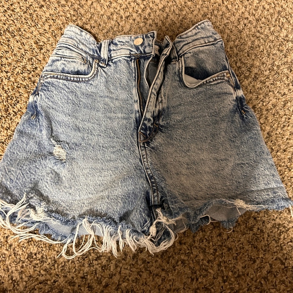 Zara highwaisted shorts size 2